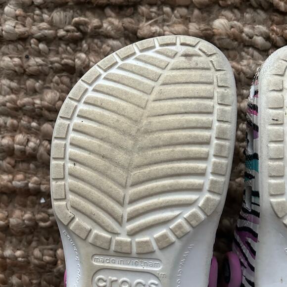 Crocs Classic Clogs Zebra Print w/ Jibbitz Charms – White Multicolor–Youth 4 - Picture 11 of 13